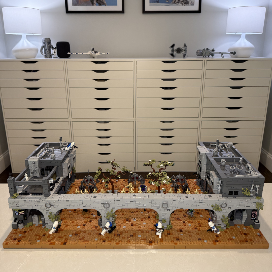 LEGO MOC Clone Wars street battle diorama, 501st Legion versus B1 Battle Droids outer rim city